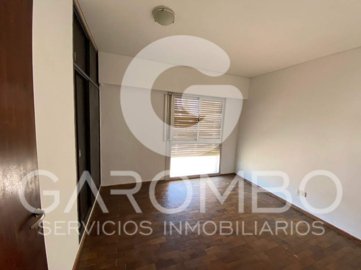 En venta dpto. 2 dormitorios microncentro.