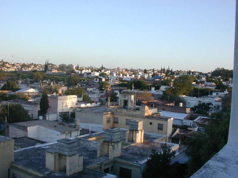 DEPARTAMENTO UBICADO EN CALLE AGUSTIN GARZON NRO. 1668 B° SAN VICENTE