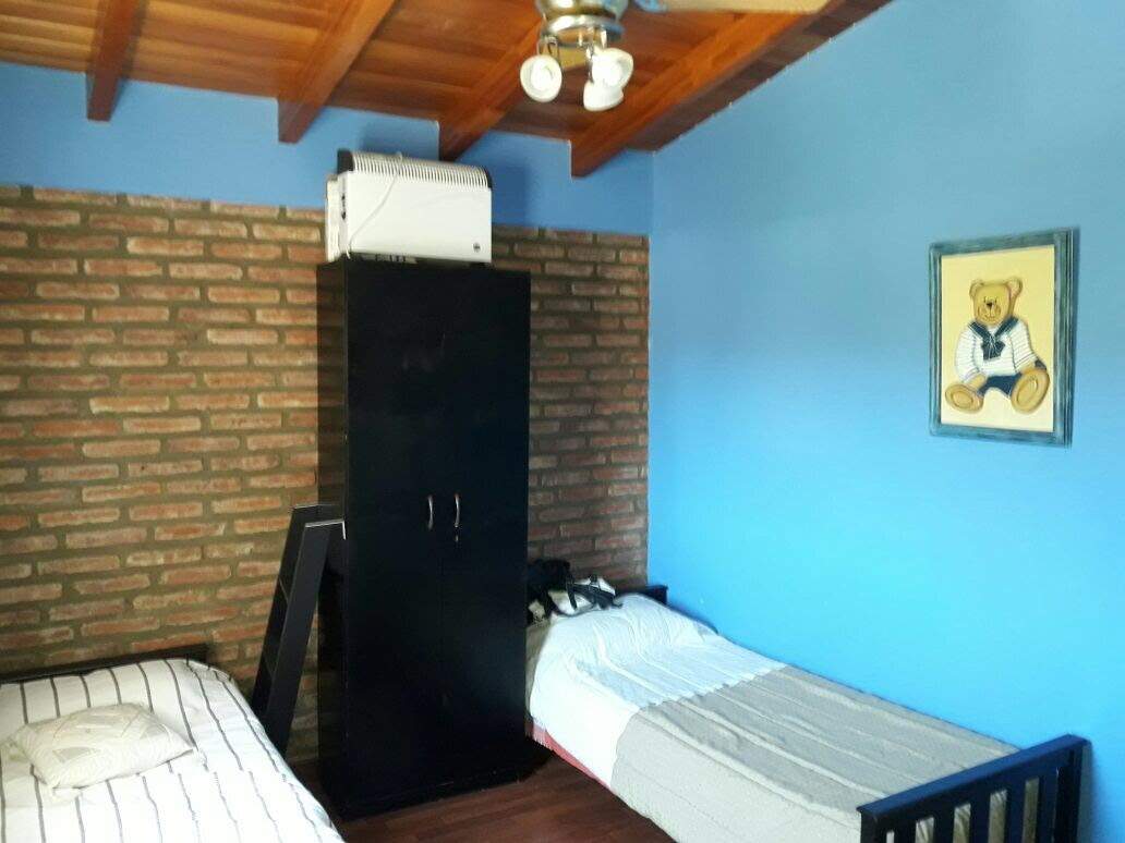 LA CUMBRE BARRIO GOLF CASA EN VENTA DE TRES DORM