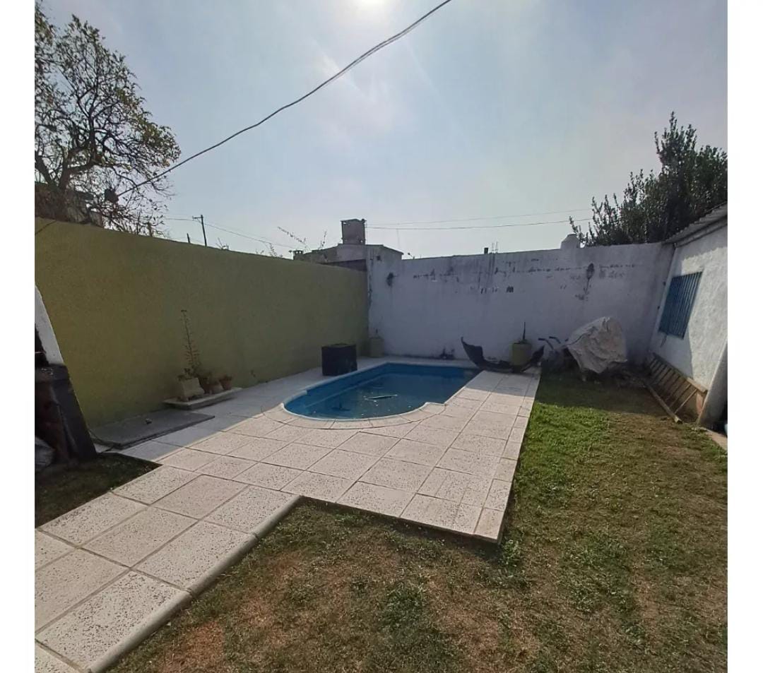 Venta casa 2 dorm- pileta- Apto Bancor- Santa Isabel 2 seccion