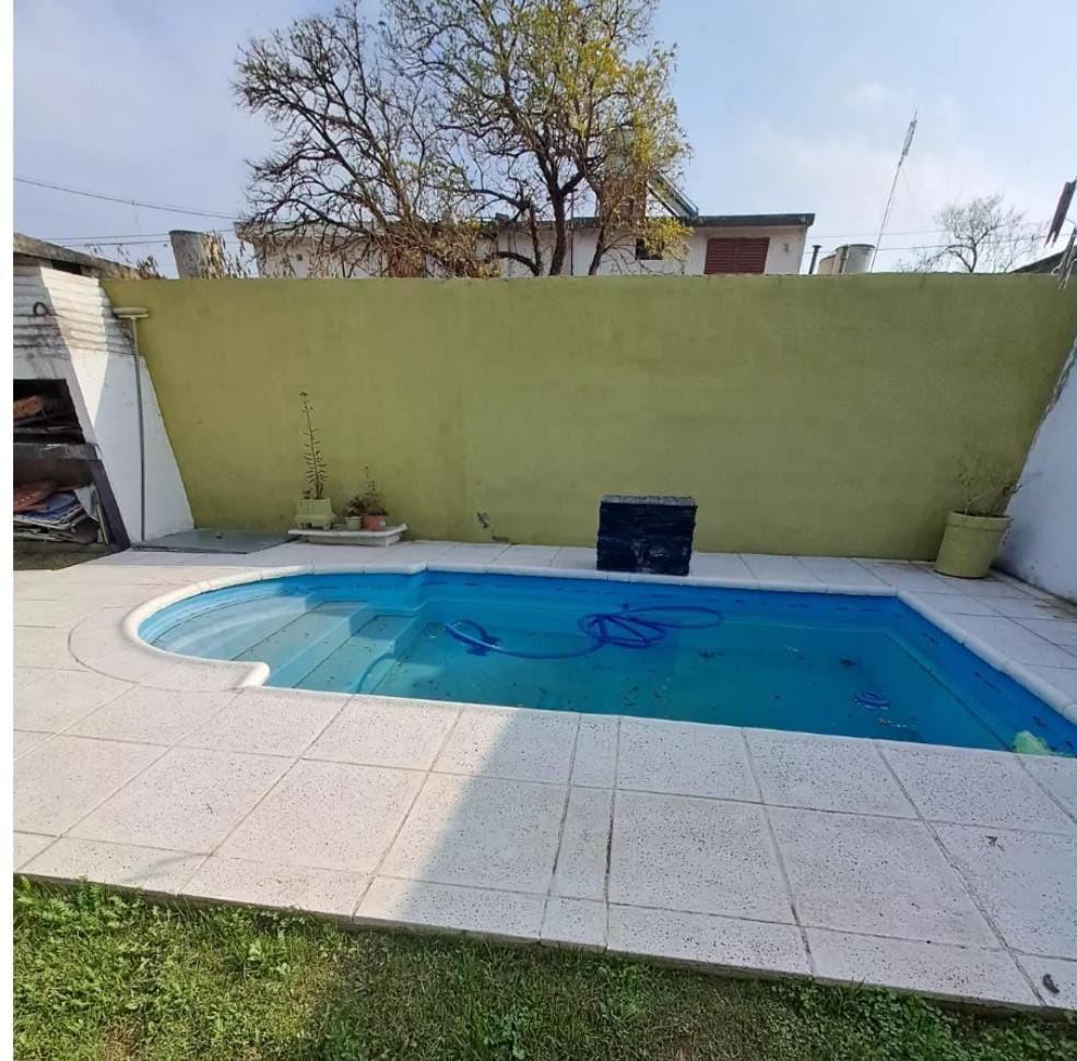 Venta casa 2 dorm- pileta- Apto Bancor- Santa Isabel 2 seccion