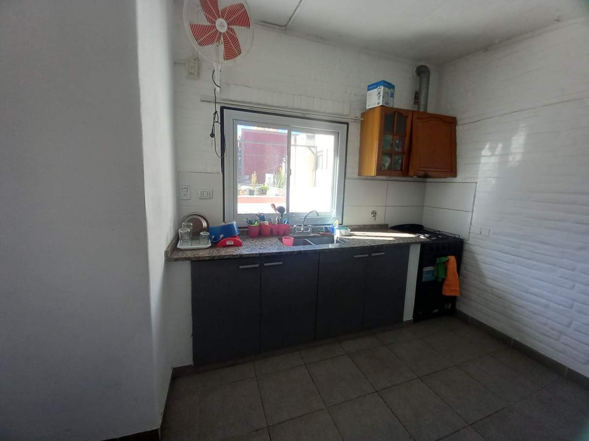 Venta  Depto 2 dorm sobre calle Simón Bolivar 400