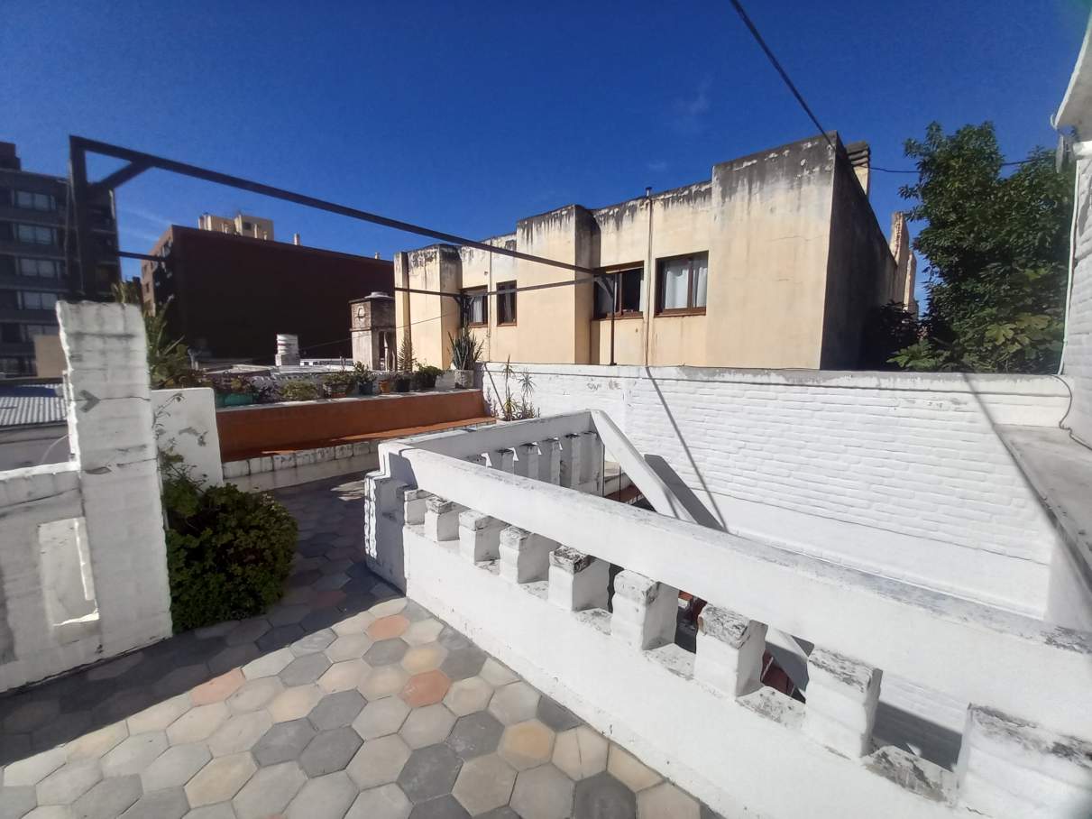 Venta  Depto 2 dorm sobre calle Simón Bolivar 400