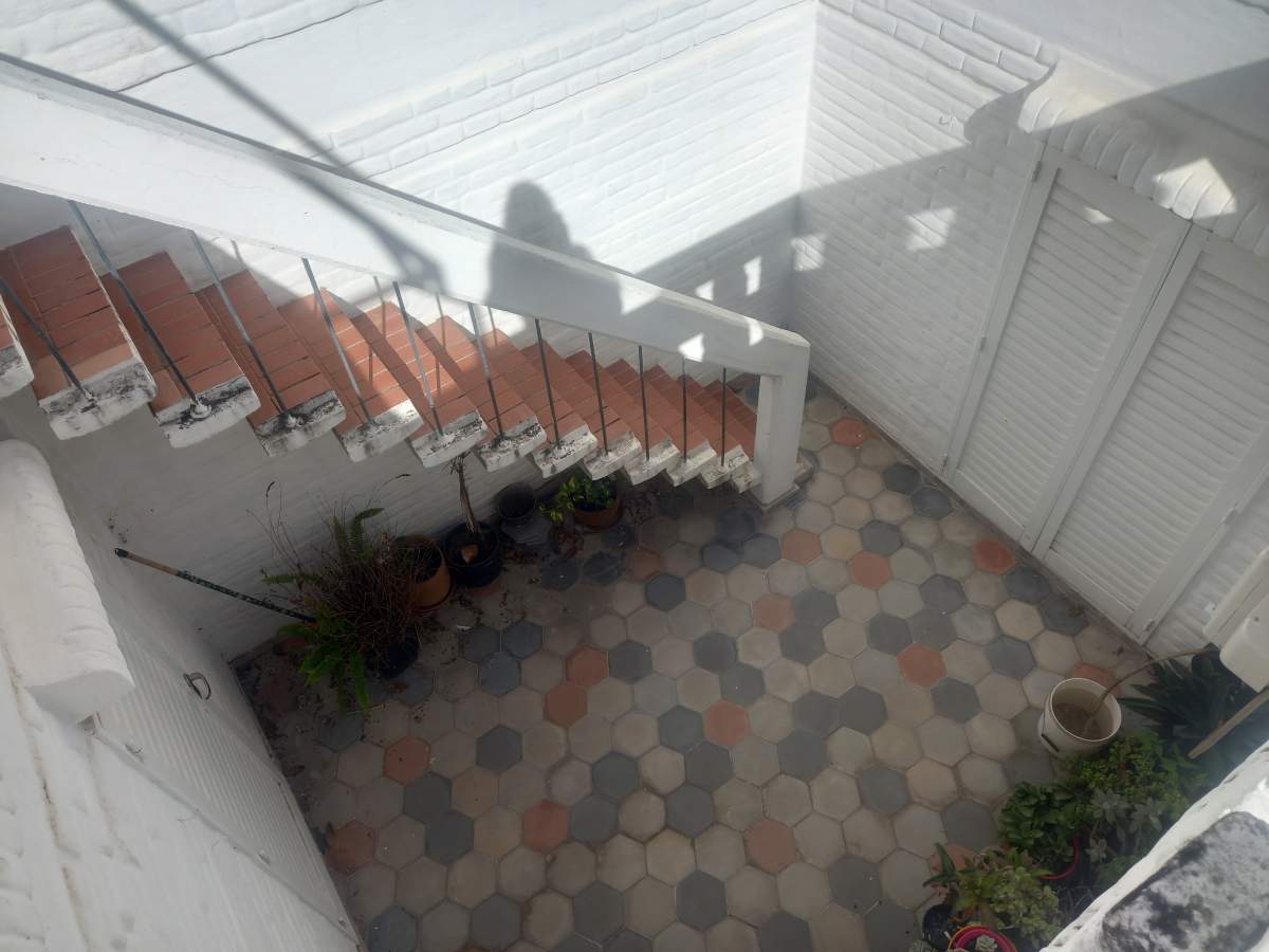 Venta  Depto 2 dorm sobre calle Simón Bolivar 400