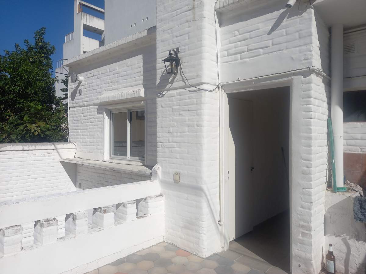 Venta  Depto 2 dorm sobre calle Simón Bolivar 400