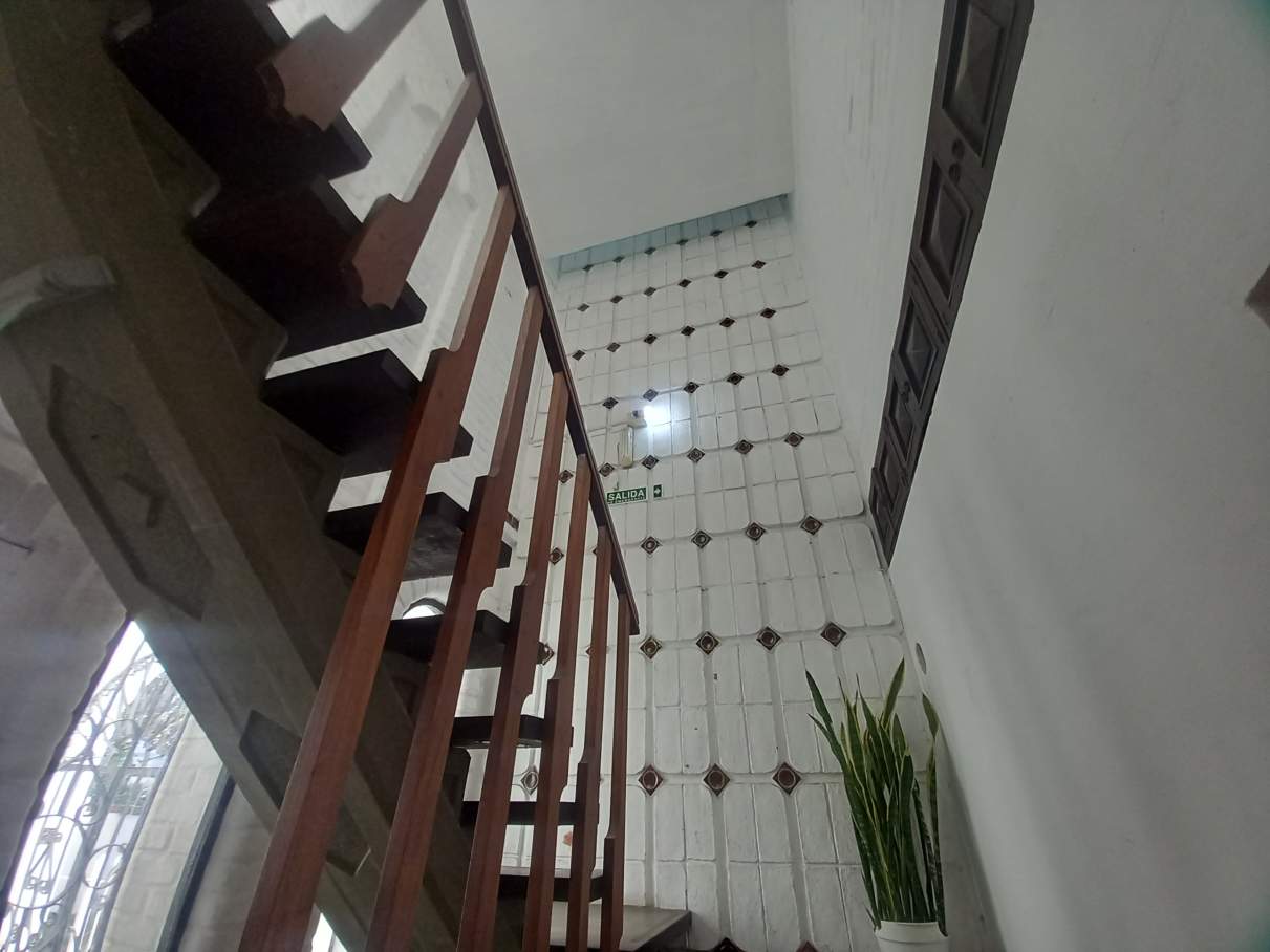 Venta  Depto 2 dorm sobre calle Simón Bolivar 400