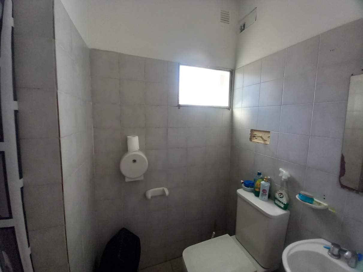 Venta  Depto 2 dorm sobre calle Simón Bolivar 400