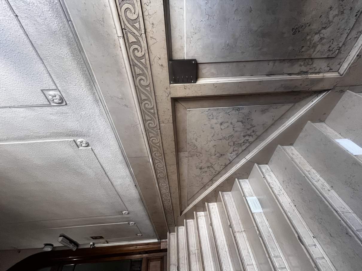 Imponente Edificio en Velez Sarsfield y Duarte Quirós
