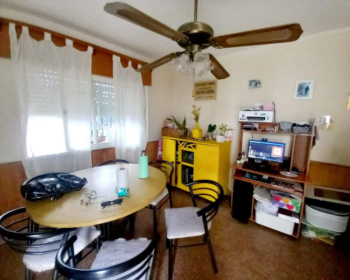 Venta Casa 2 dorm barrio Dean Funes