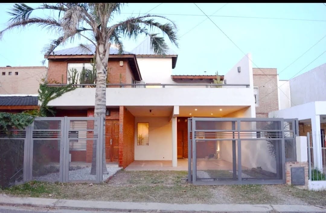 APPTO VENDO CASA PARQUE CAPITAL