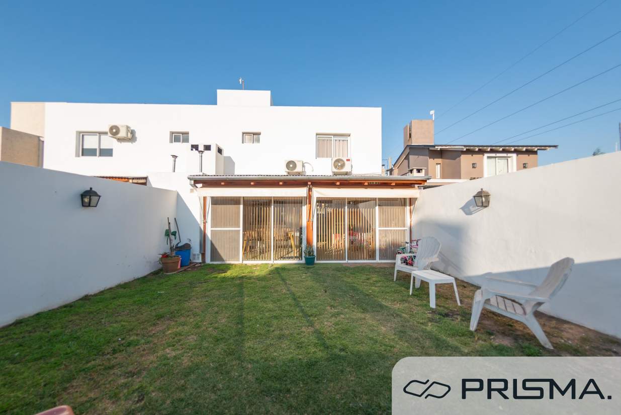 Dúplex en venta  - 3 dorm - Chacras del Norte