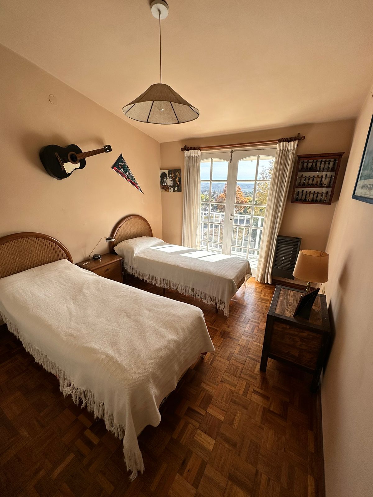 CASA EN VENTA UBICADA EN VILLA CARLOS PAZ-BARRIO LA CUESTA CON VISTA AL LAGO