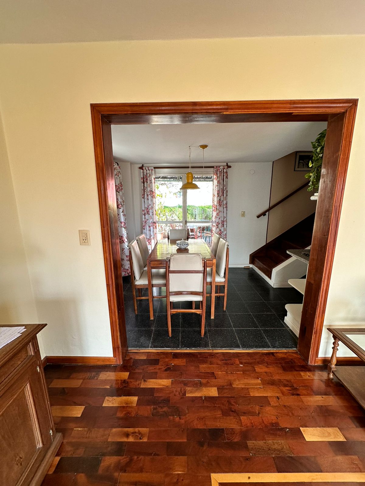 CASA EN VENTA UBICADA EN VILLA CARLOS PAZ-BARRIO LA CUESTA CON VISTA AL LAGO