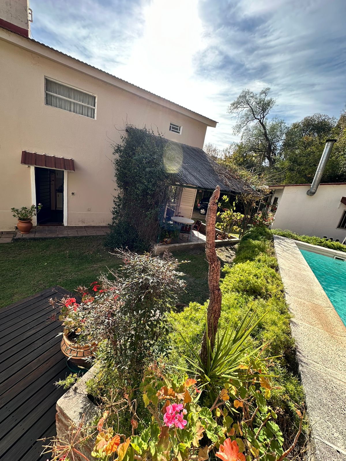 CASA EN VENTA UBICADA EN VILLA CARLOS PAZ-BARRIO LA CUESTA CON VISTA AL LAGO