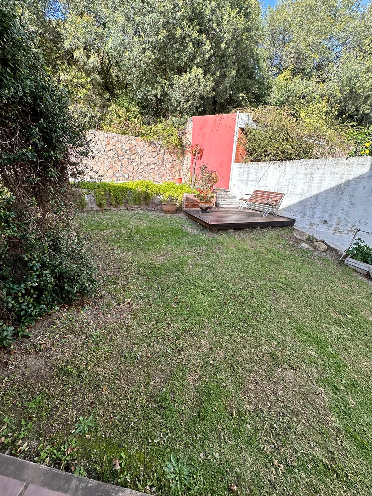 CASA EN VENTA UBICADA EN VILLA CARLOS PAZ-BARRIO LA CUESTA CON VISTA AL LAGO