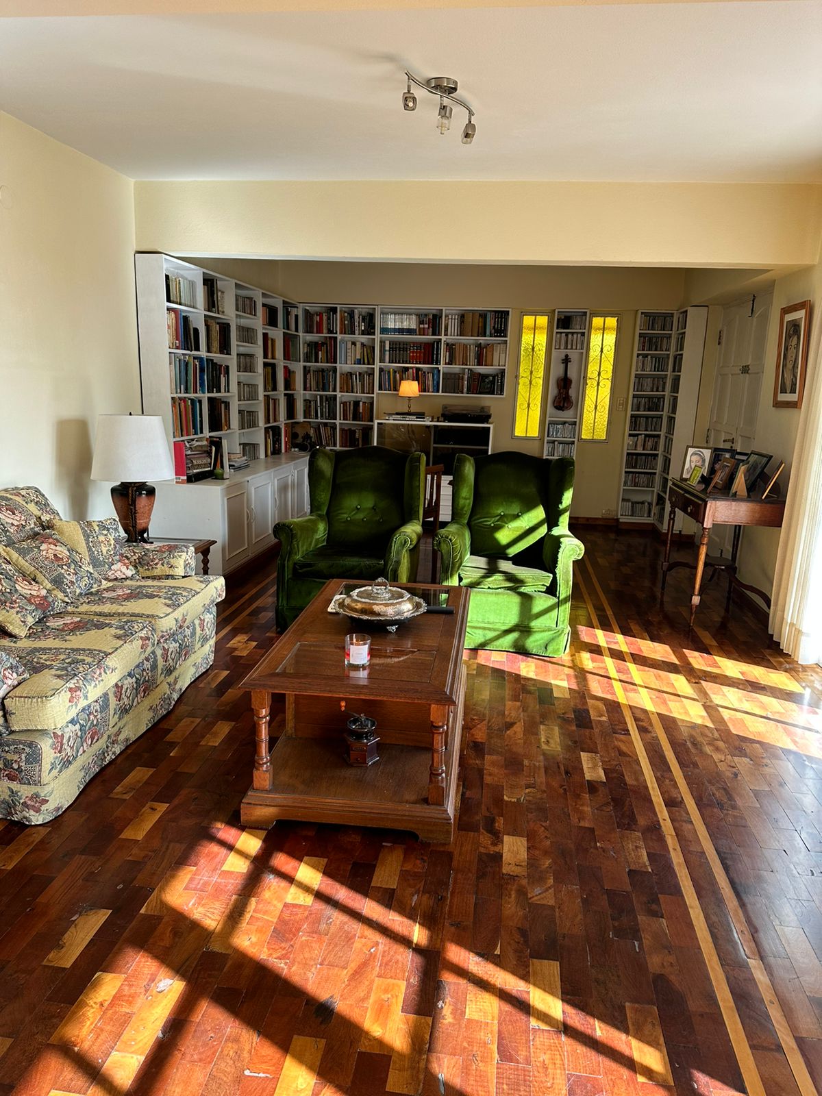 CASA EN VENTA UBICADA EN VILLA CARLOS PAZ-BARRIO LA CUESTA CON VISTA AL LAGO