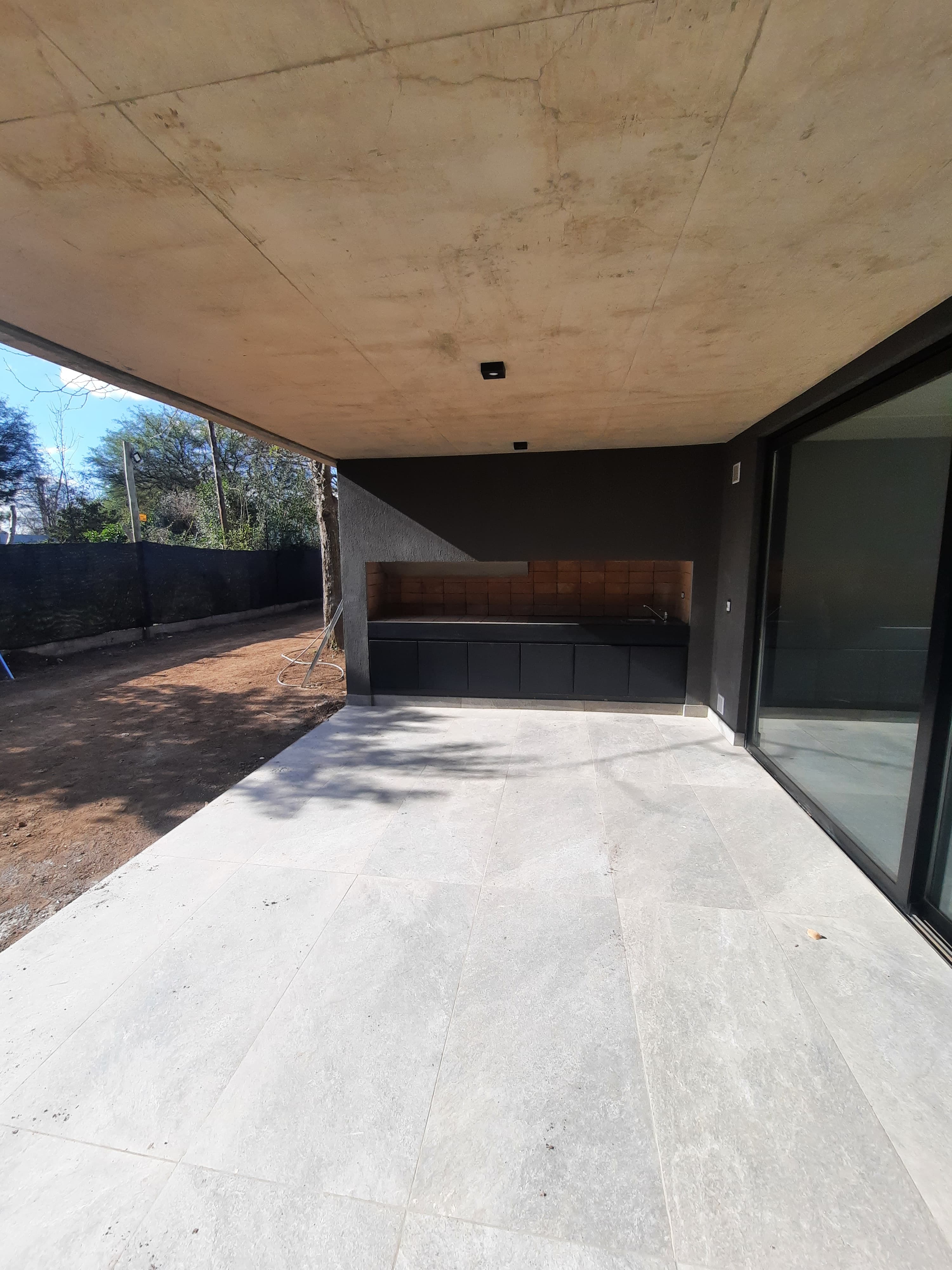 ALQUILER CASA A ESTRENAR EN HOUSINH DE VA. WARCALDE 3 DORMITORIOS