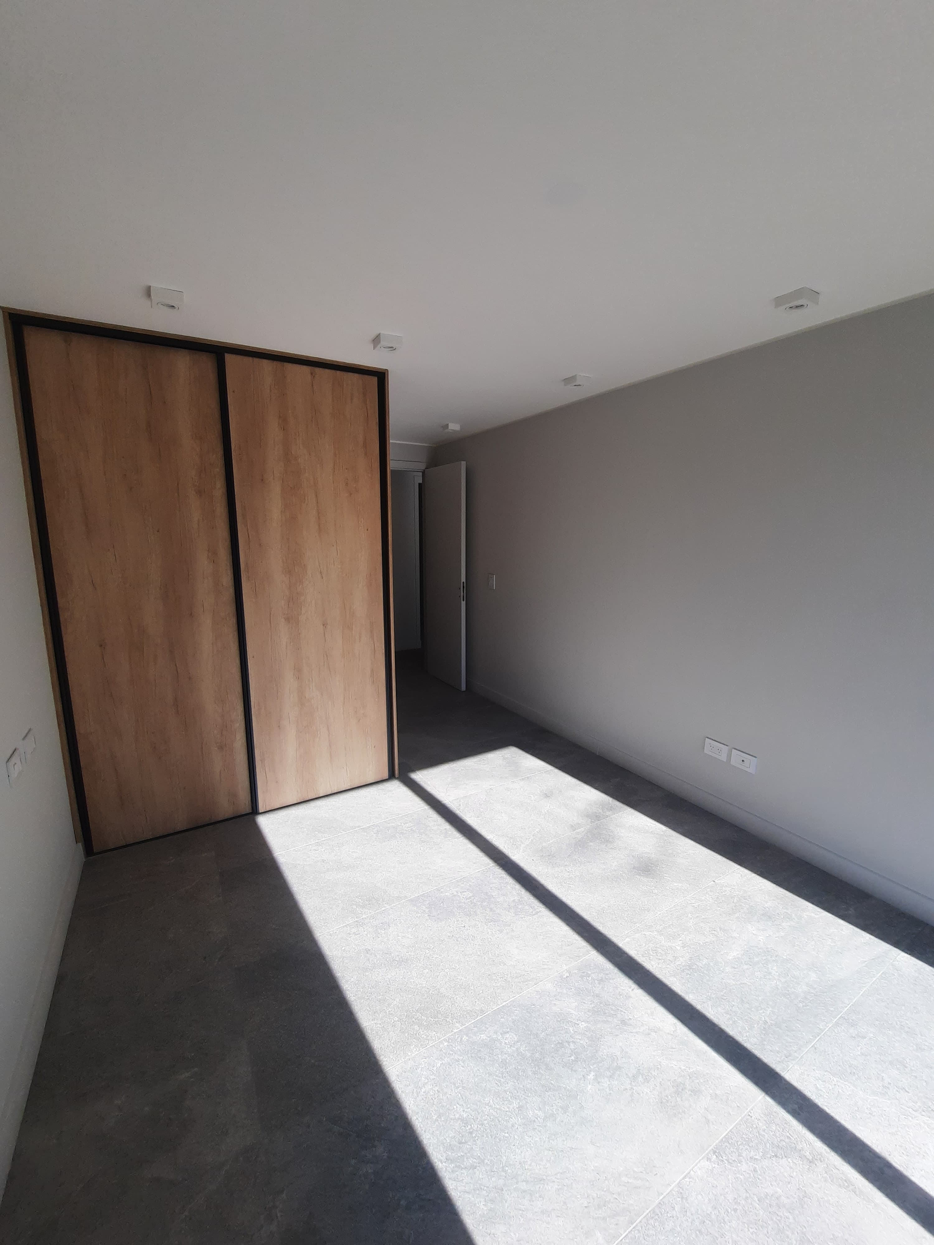 ALQUILER CASA A ESTRENAR EN HOUSINH DE VA. WARCALDE 3 DORMITORIOS