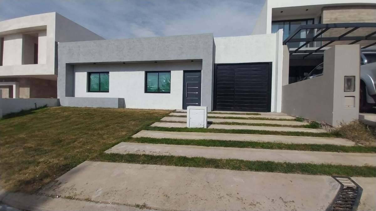 VENTA CASA 3 DORMITORIOS MIRADORES MANANTIALES 2