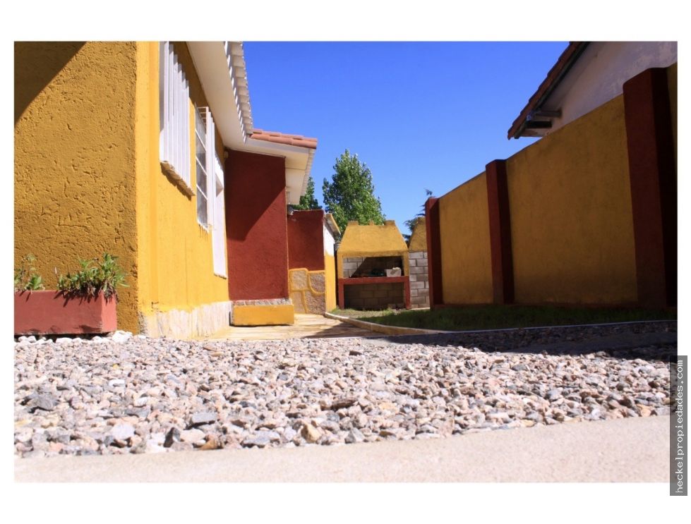 Venta de CASA en La Cumbre (Frente Colegio)