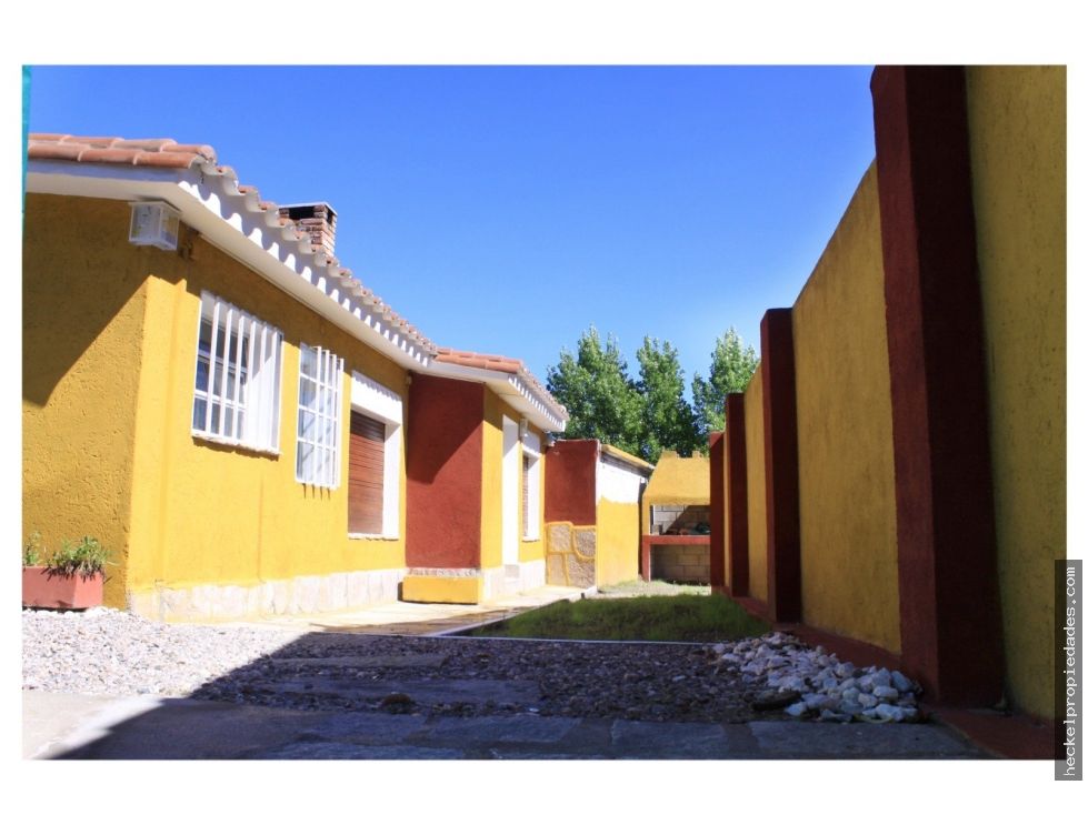 Venta de CASA en La Cumbre (Frente Colegio)