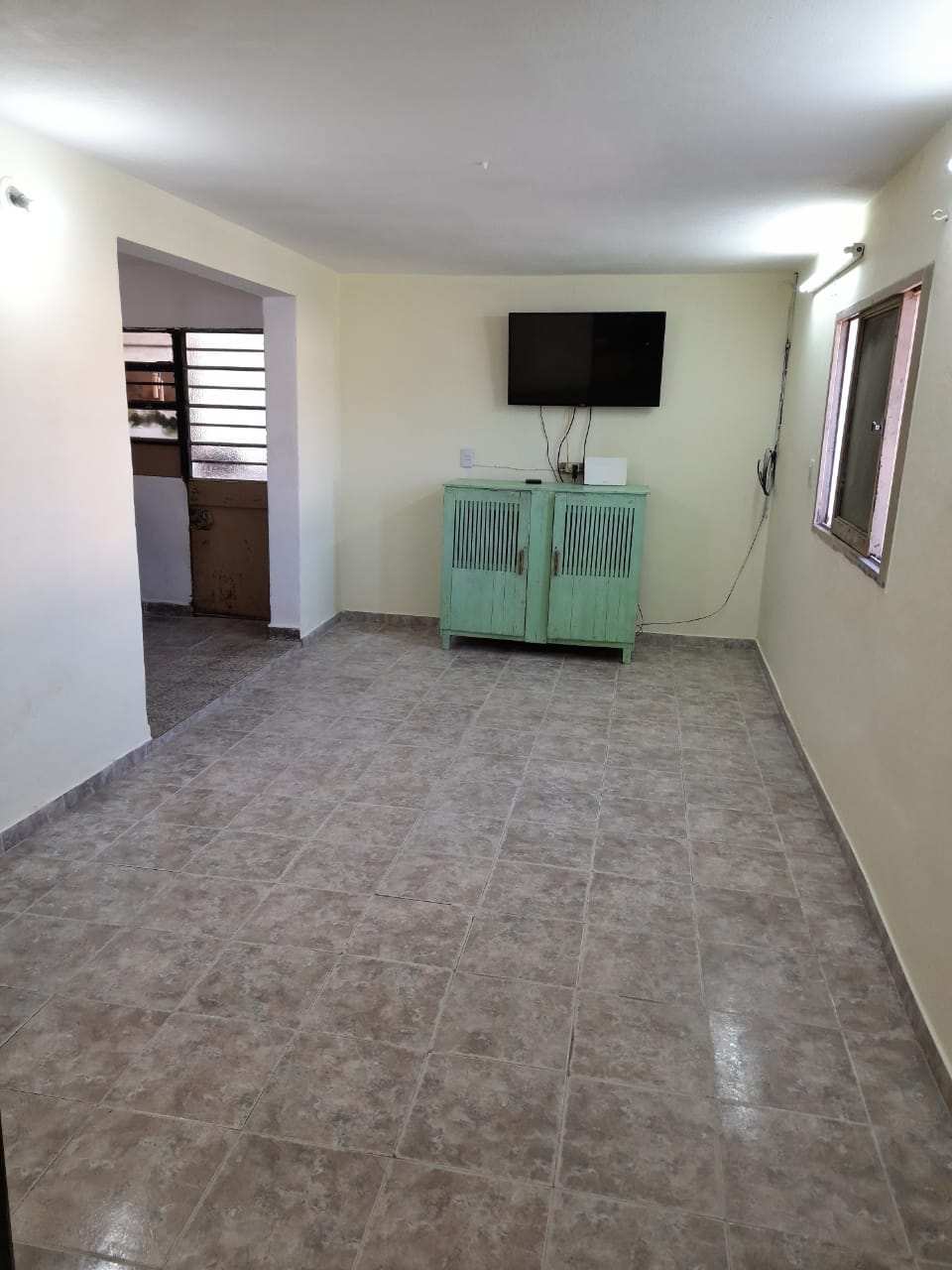 Gral Bustos-- Santiso y Moscoso 1100 - Casa 2 dormitorios