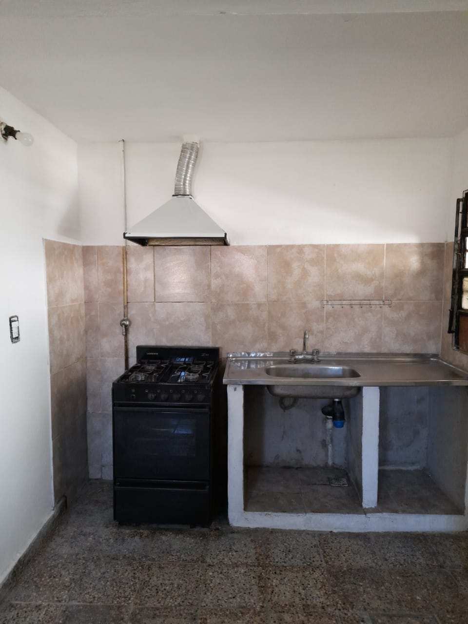Gral Bustos-- Santiso y Moscoso 1100 - Casa 2 dormitorios