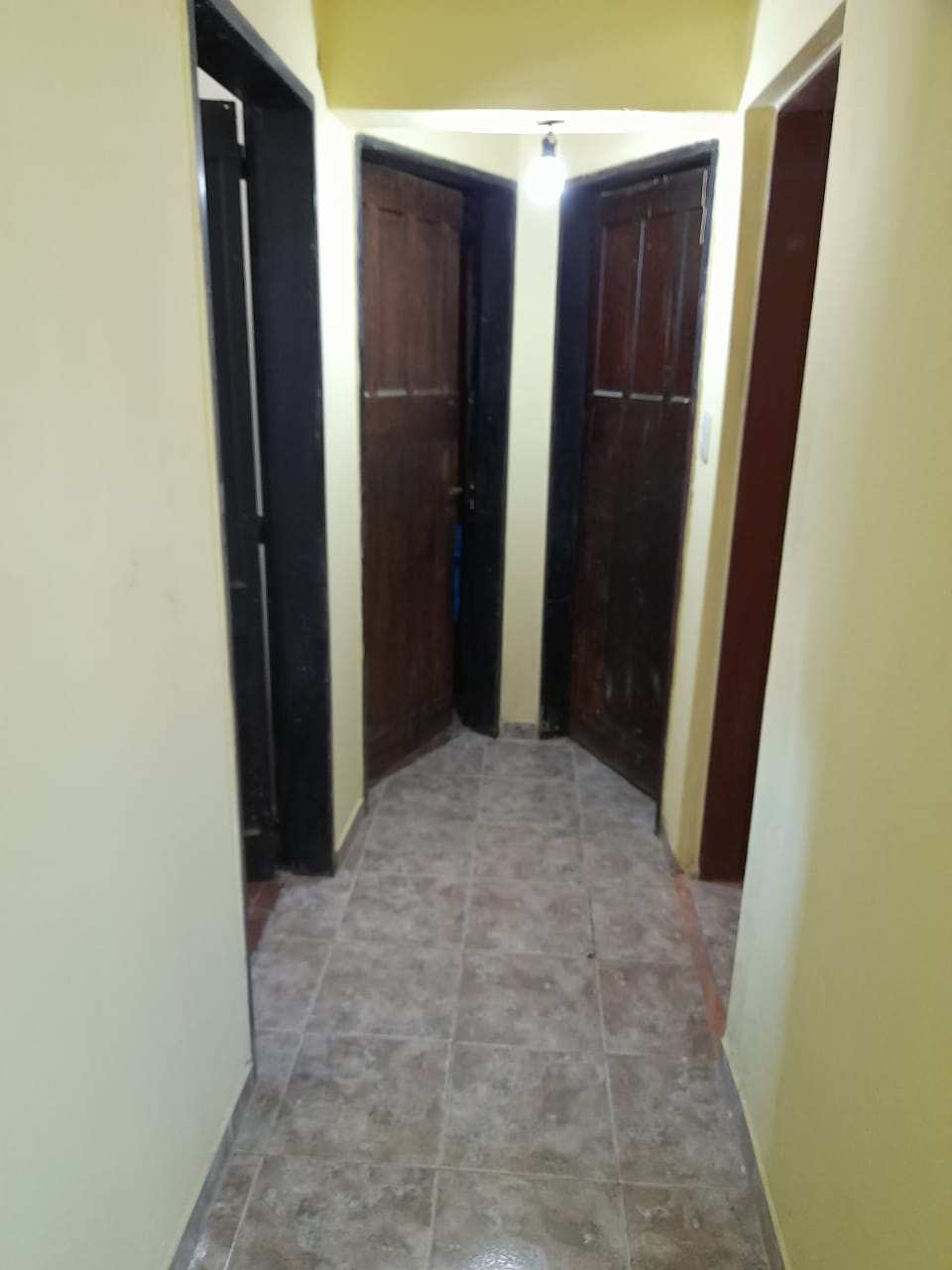 Gral Bustos-- Santiso y Moscoso 1100 - Casa 2 dormitorios