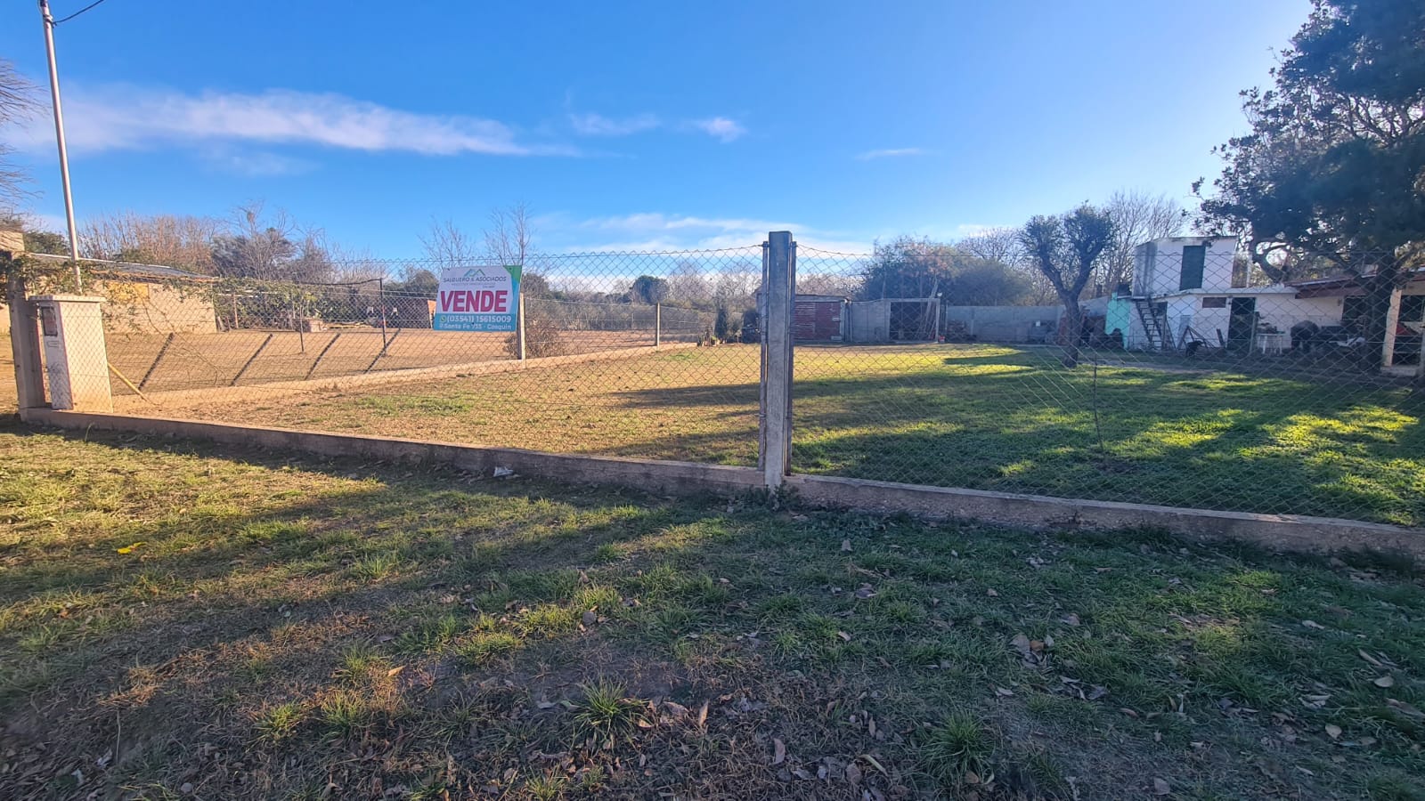 SE VENDE TERRENO EN VILLA PARQUE SIQUIMAN