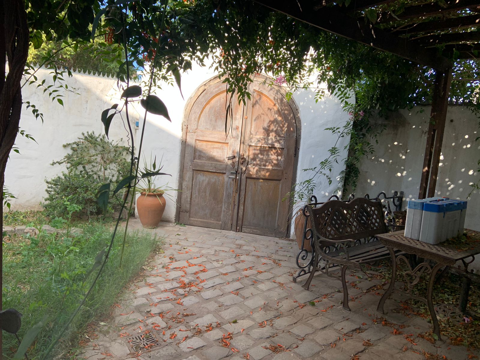 VILLA CENTENARIO MUY LINDA PROPIEDAD DESARROLLADA EN UNA PLANTA, .