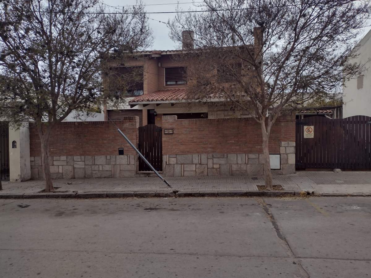 La Cumbre CASA EN VENTA PLENO CENTRO