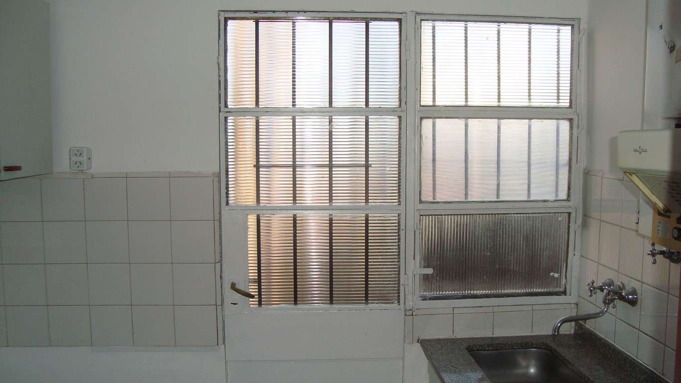 OPORTUNIDAD - Casa 3 dorm - B Arguello - 100 mts cub y 460 mts terreno