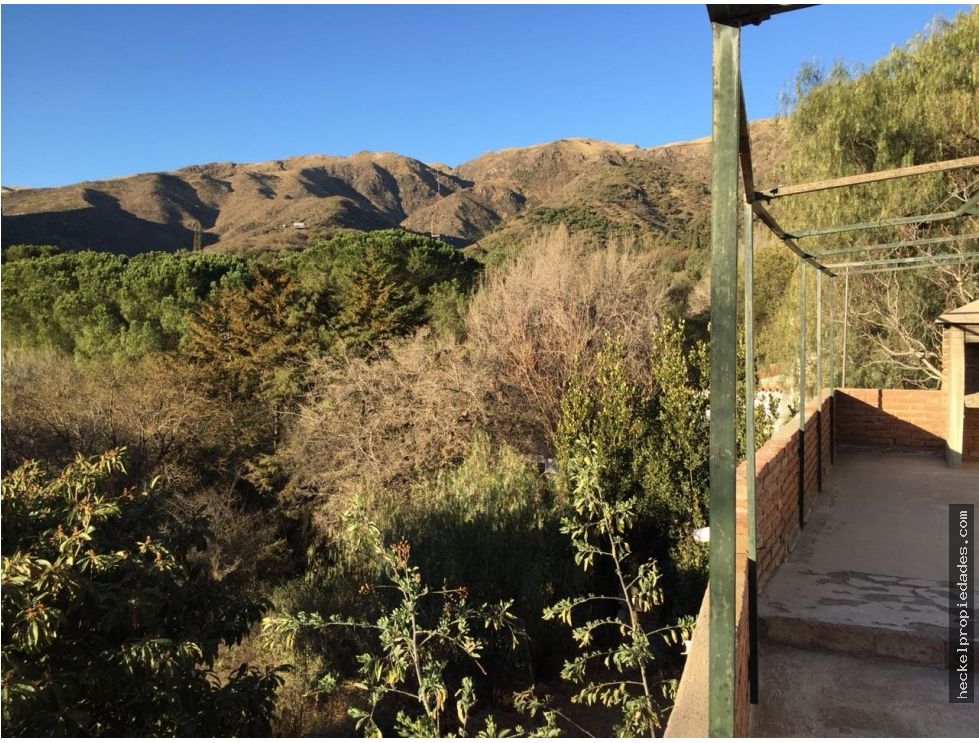 Venta Casa en Los Cocos con departamento en planta baja