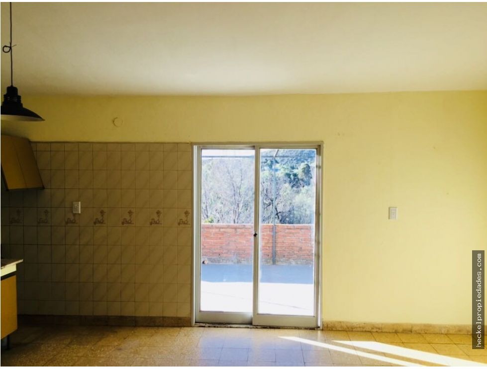 Venta Casa en Los Cocos con departamento en planta baja