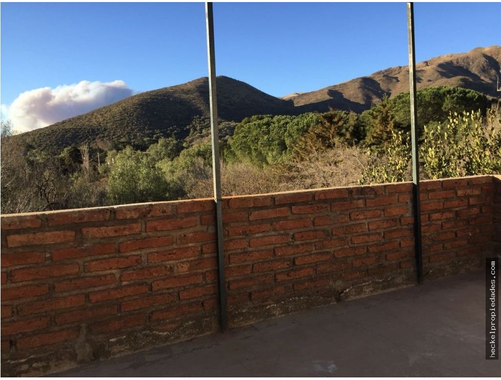 Venta Casa en Los Cocos con departamento en planta baja