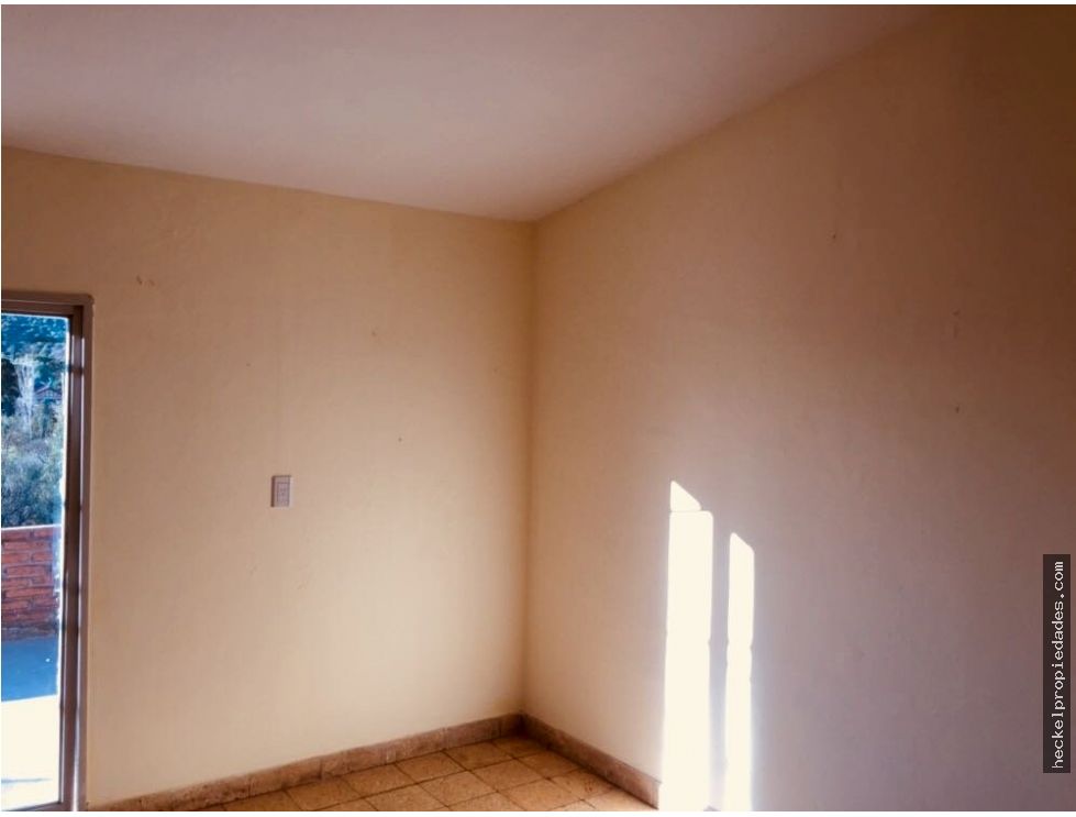 Venta Casa en Los Cocos con departamento en planta baja