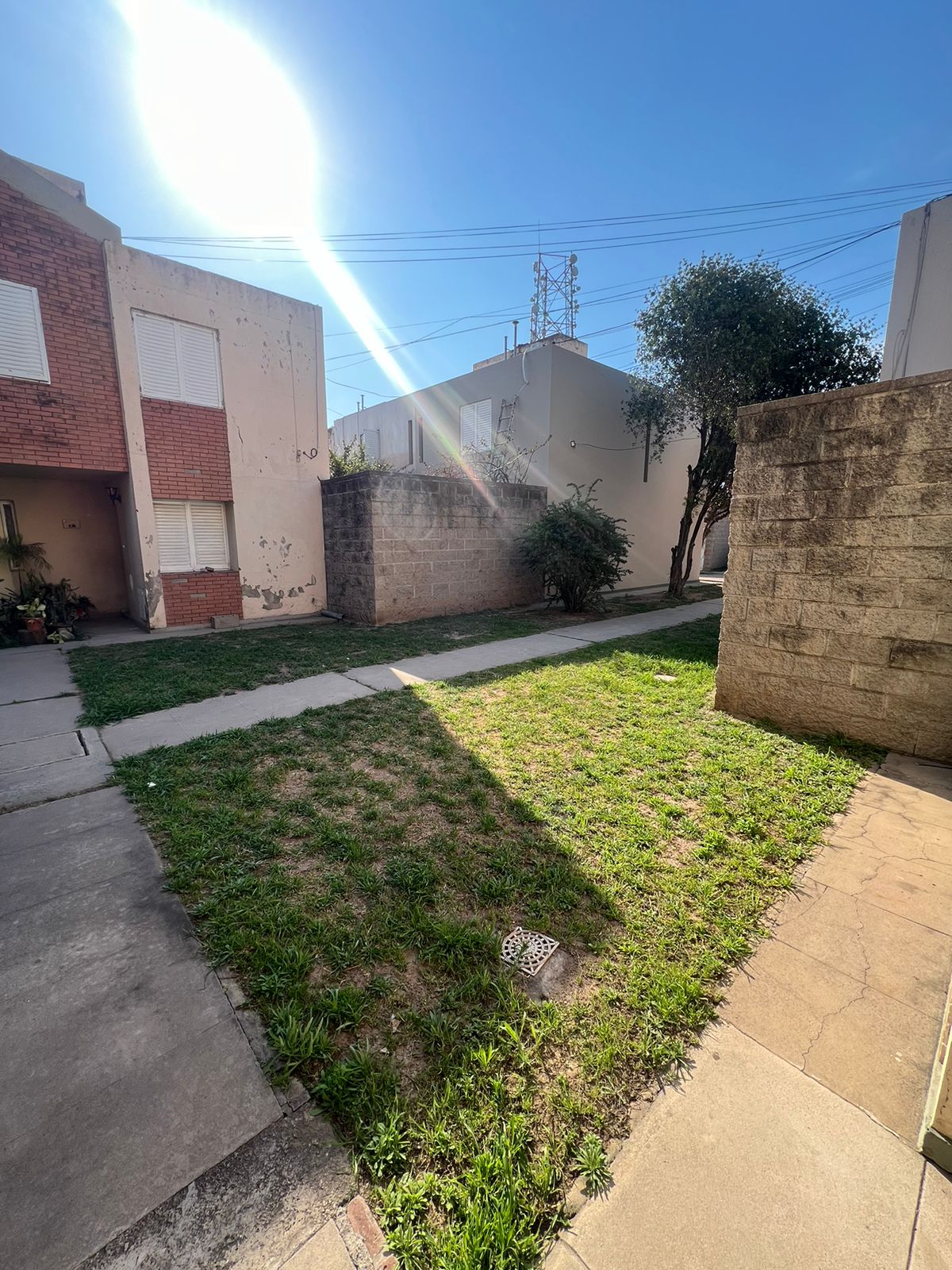 DUPLEX DE 3 DORM. A RECICLAR EN B SAN SALVADOR - OPORTUNIDAD