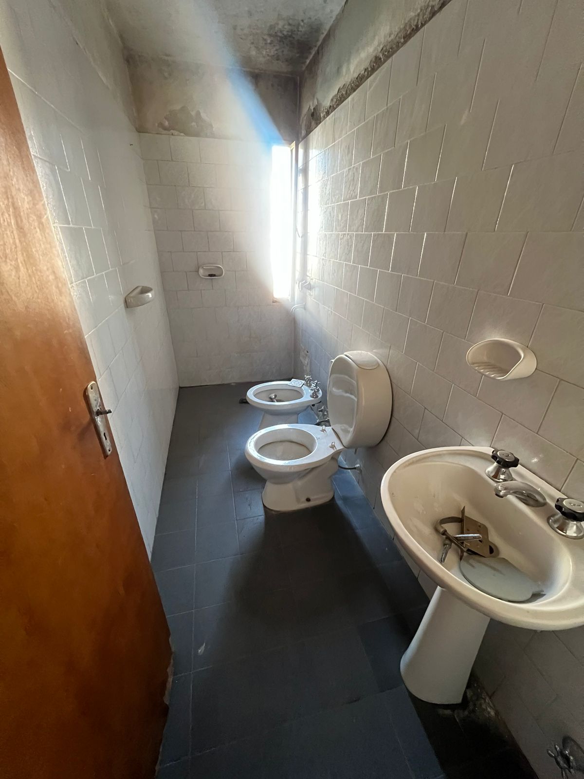 DUPLEX DE 3 DORM. A RECICLAR EN B SAN SALVADOR - OPORTUNIDAD