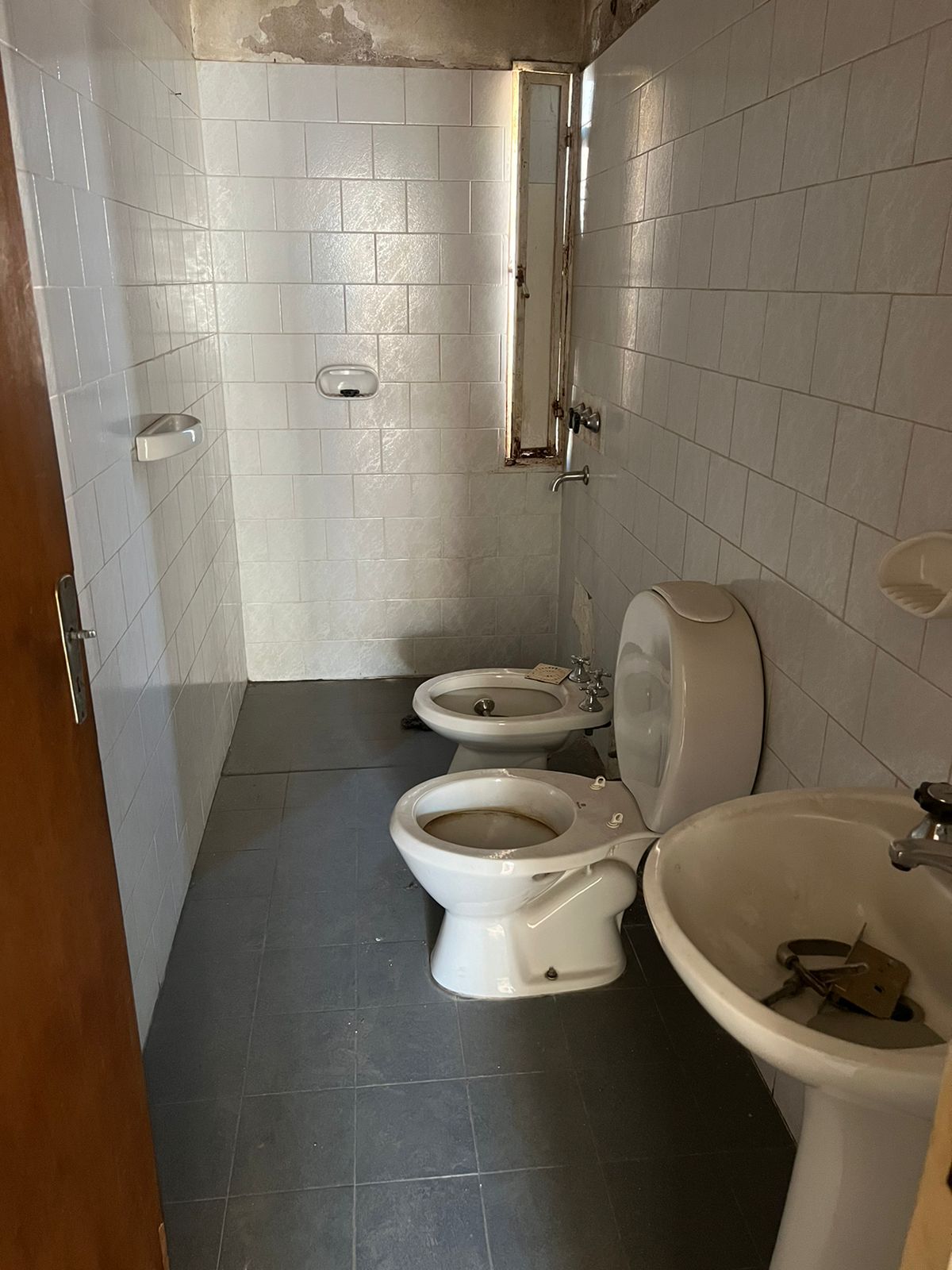 DUPLEX DE 3 DORM. A RECICLAR EN B SAN SALVADOR - OPORTUNIDAD