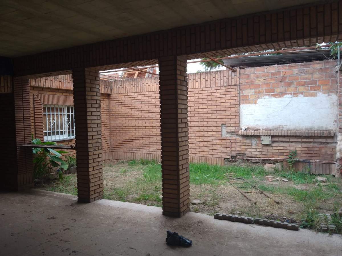 CASA EN VENTA BARRIO: ITUIZAINGO