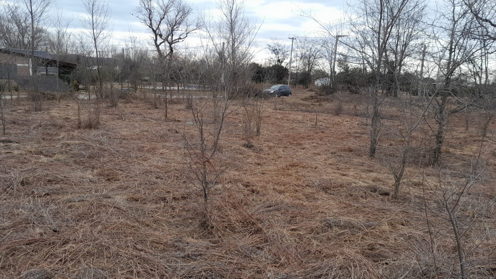 Terreno ESQUINA de 860m2 a solo 400mts de bajada de Lago.