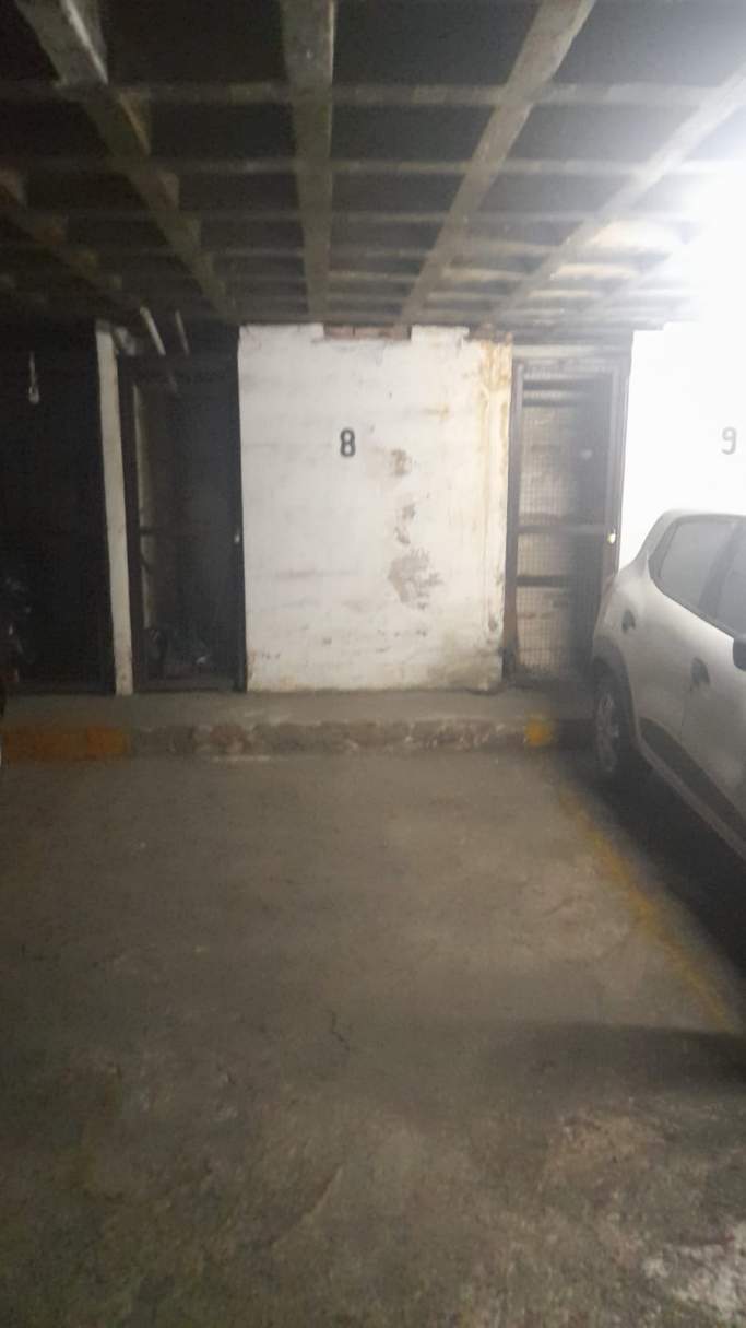 Vendo Cochera privada y cubierta, en edificio El Greco ** Bº Nueva Córdoba**