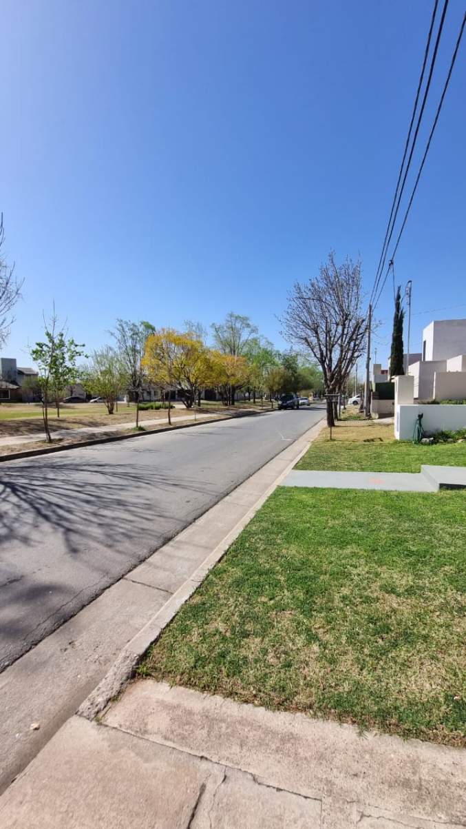 VENTA CASA 3 DORM PILETA APTO BANCOR -TEJAS DEL SUR 2