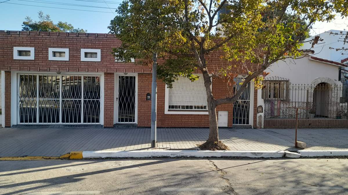 Casa reciclada en una planta, de categoría