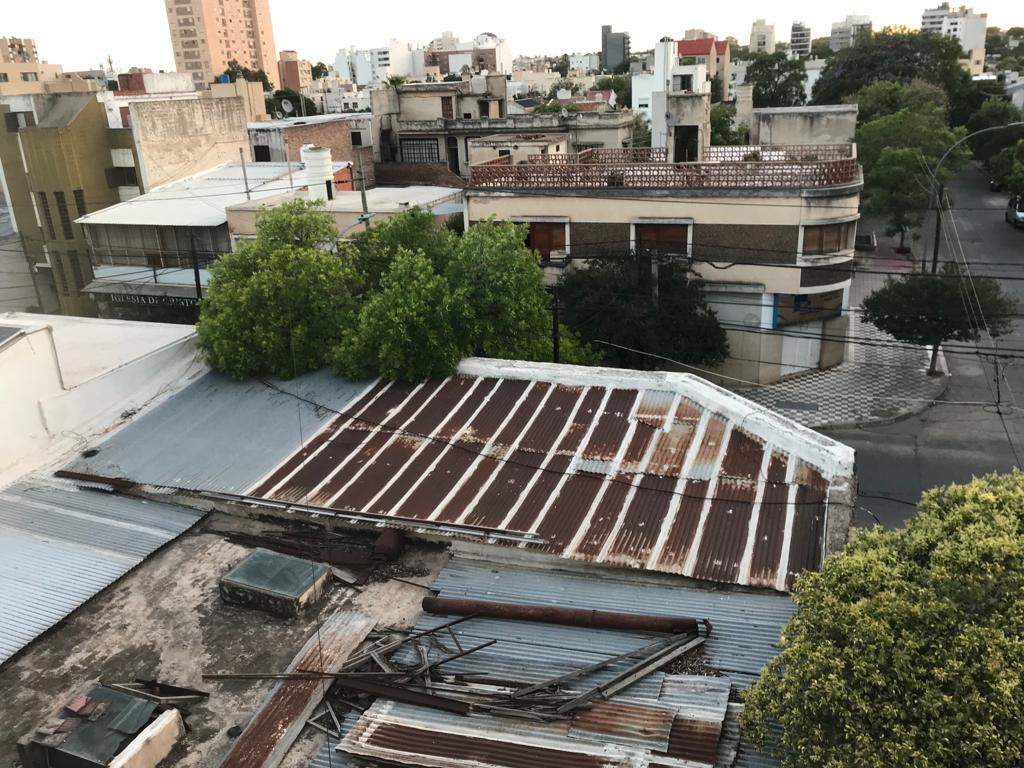 Bº ALBERDI - SE VENDE ANTIGUA FÁBRICA DE PASTAS - OPORTUNIDAD - TERRENO PARA EDIFICAR - ESTRUCTURA D