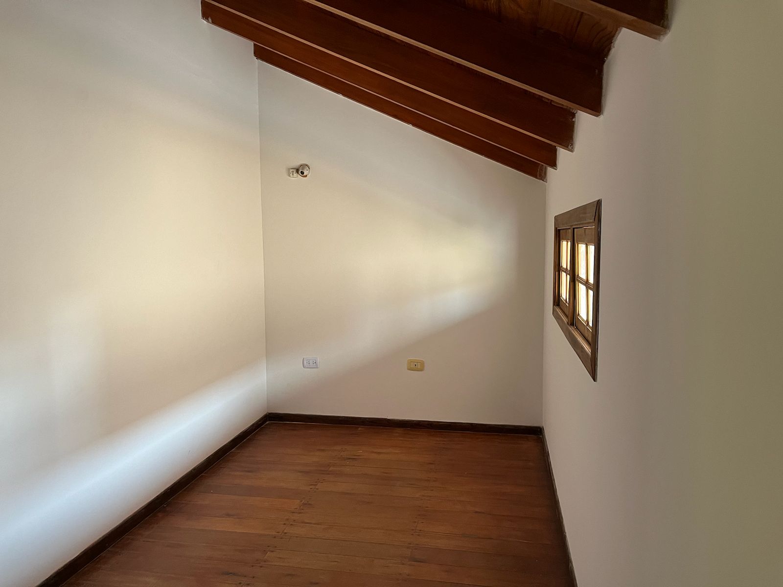 CASA EN VENTA NUEVO POETA LUGONES