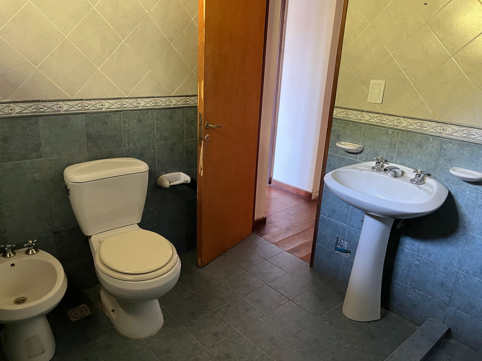 CASA EN VENTA NUEVO POETA LUGONES