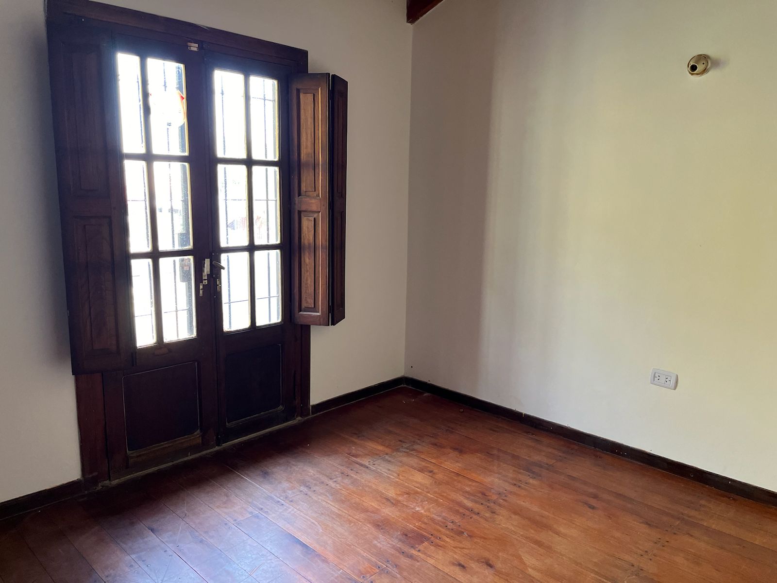 CASA EN VENTA NUEVO POETA LUGONES