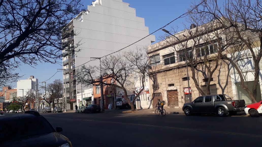 CASA PARA RECICLAR EN AVENIDA SANTA FÉ