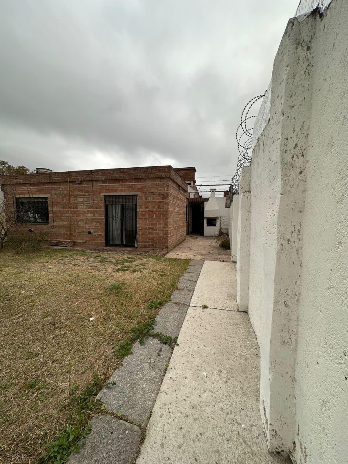 VENTA CASA  3 DORM -CERRO DE LAS ROSAS APTA CREDITO BANCOR